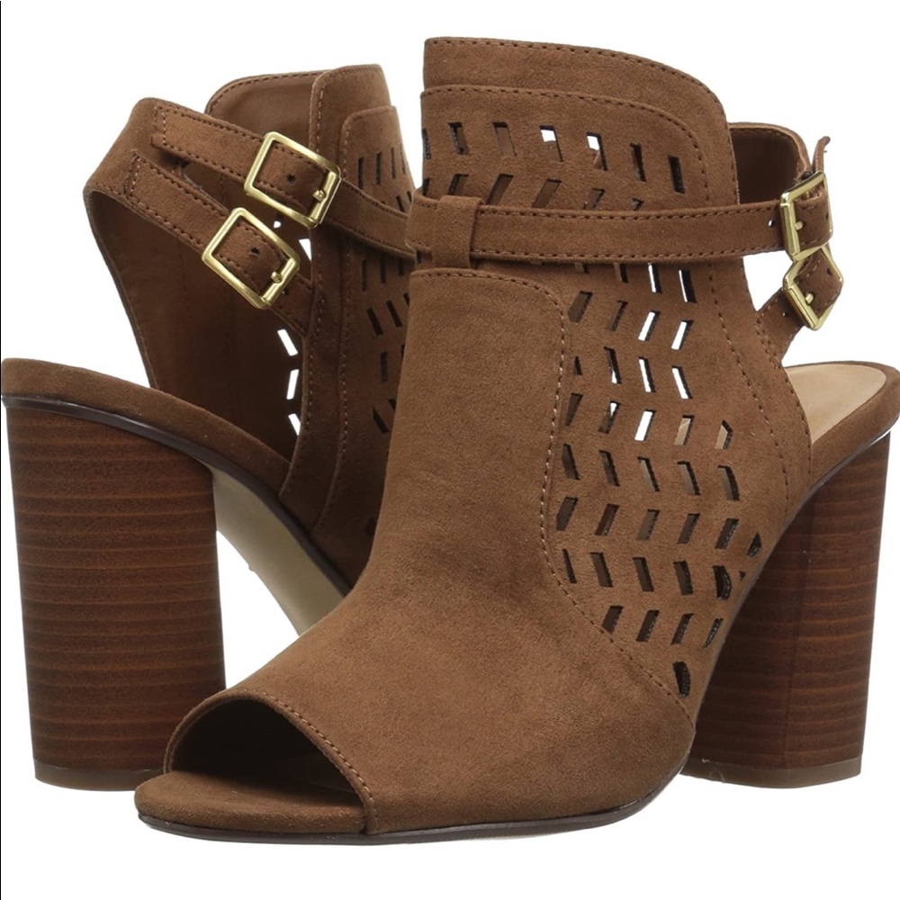 Madden Girl Womens Perforated Sandal
